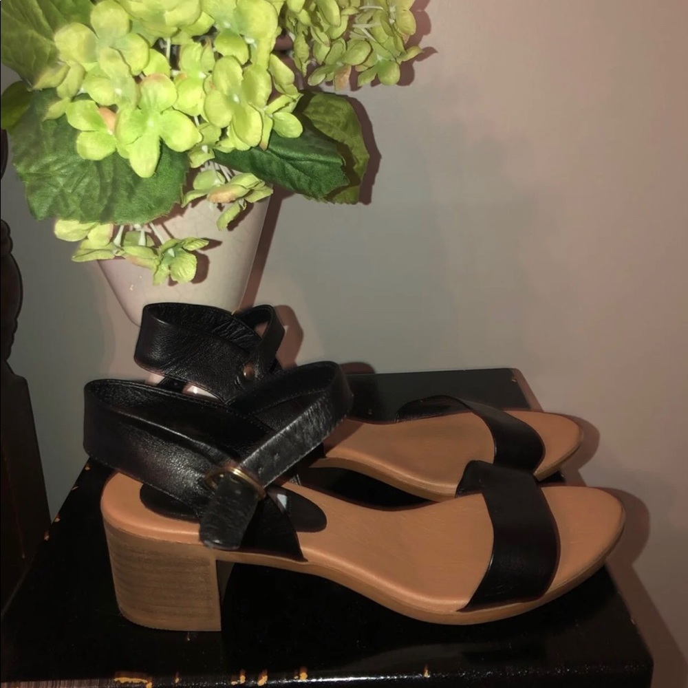 Steve Madden Sandals NWOT